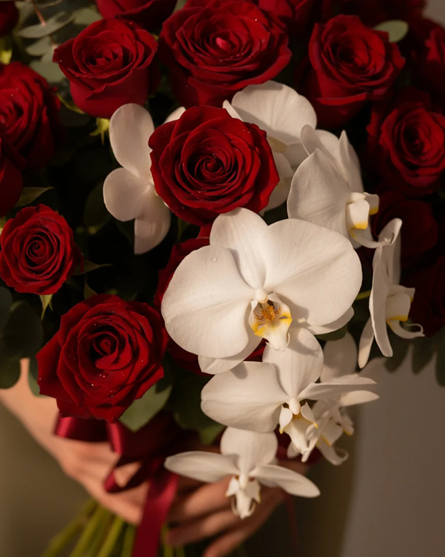 A Jamais detail — luxury flowers Dubai | Miss Florenski