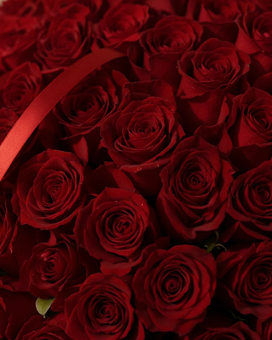 Amour Pour Toujours detail — luxury flowers Dubai | Miss Florenski