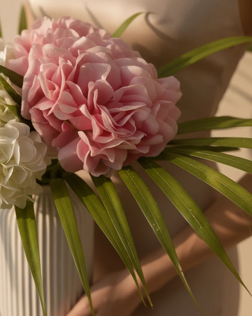 Douce Presence detail — luxury flowers Dubai | Miss Florenski