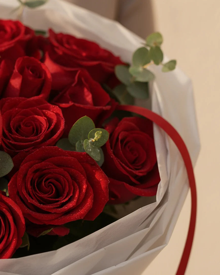 Je T'aime detail — luxury flowers Dubai | Miss Florenski