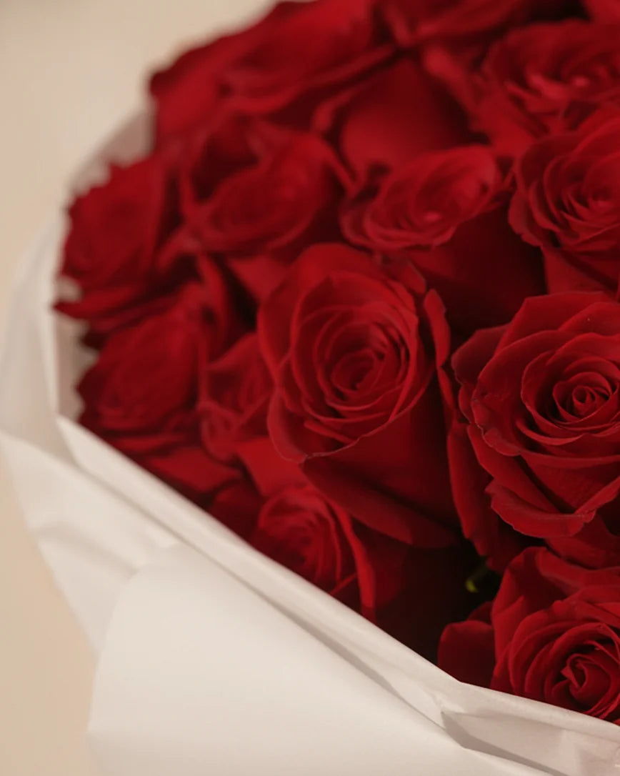 La Passion detail — luxury flowers Dubai | Miss Florenski