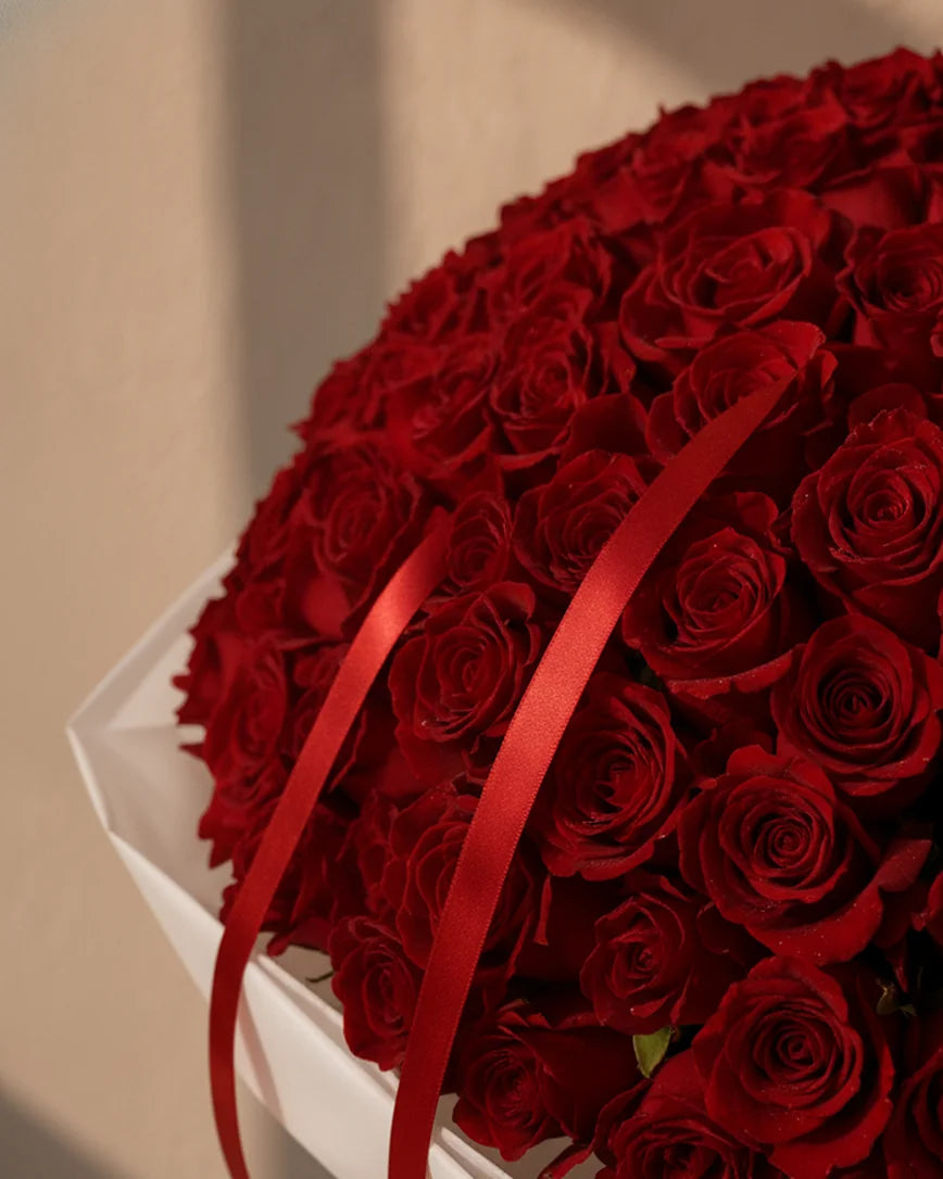 Amour Pour Toujours detail — luxury flowers Dubai | Miss Florenski