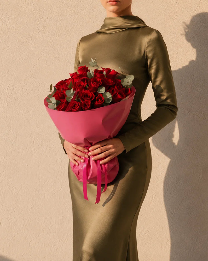 Baiser Rose detail — luxury flowers Dubai | Miss Florenski