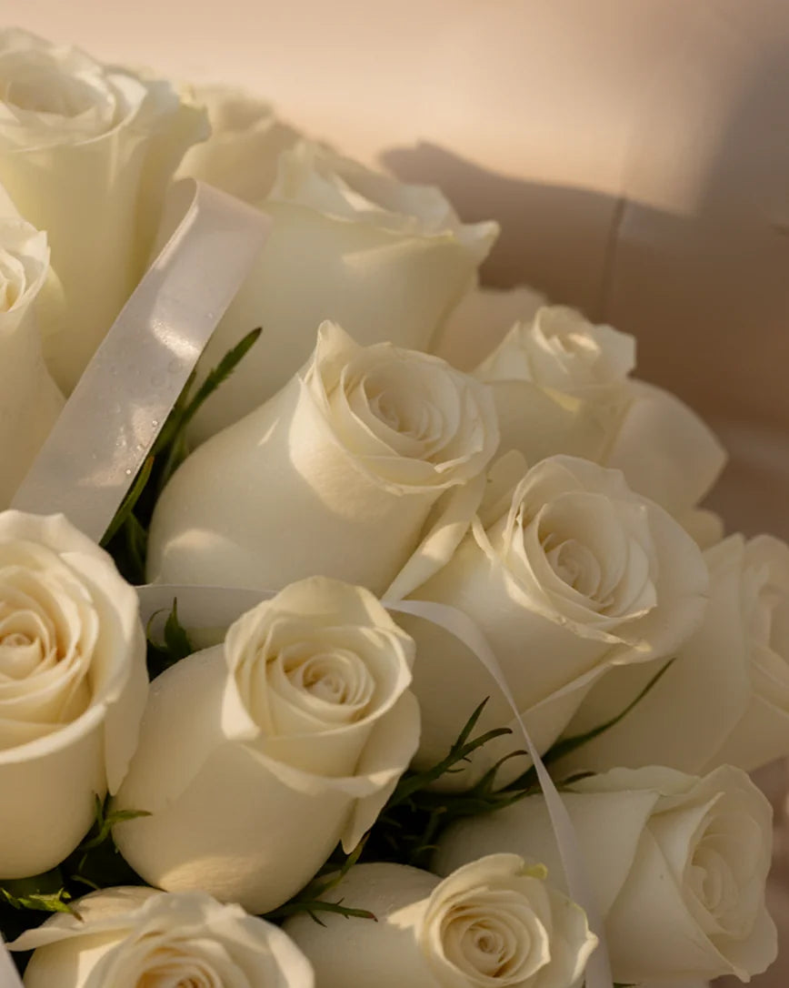Boîte Blanche detail — luxury flowers Dubai | Miss Florenski