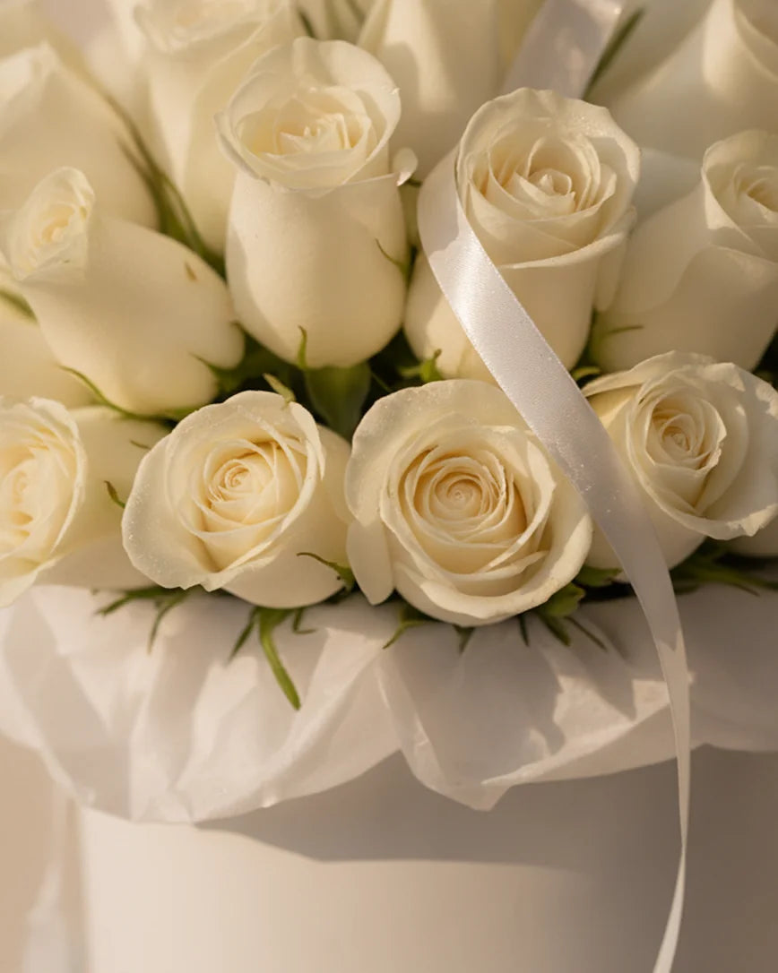 Boîte Blanche detail — luxury flowers Dubai | Miss Florenski
