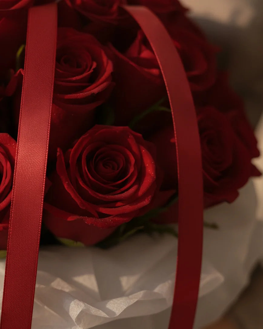 Boîte Rouge detail — luxury flowers Dubai | Miss Florenski