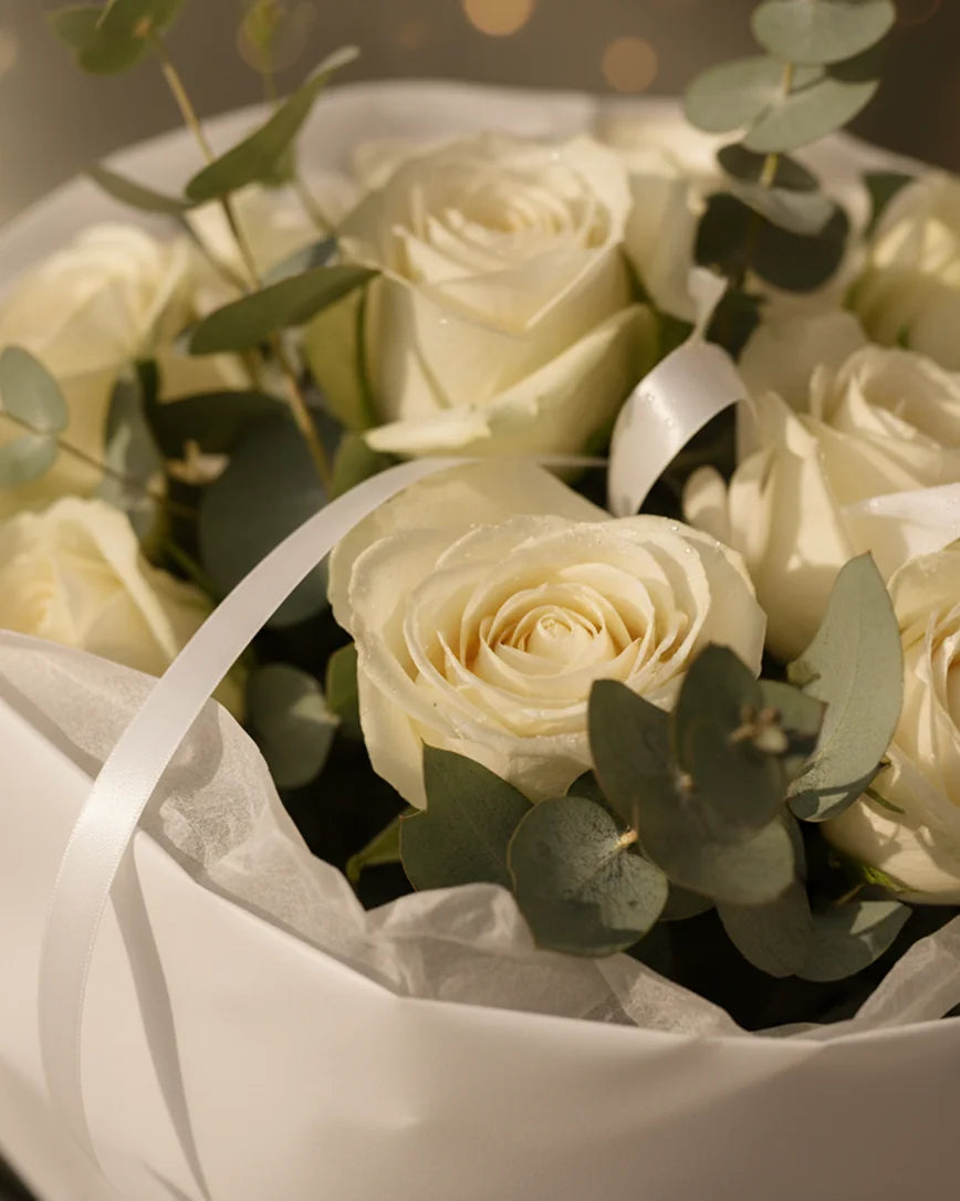 Bonjour detail — luxury flowers Dubai | Miss Florenski