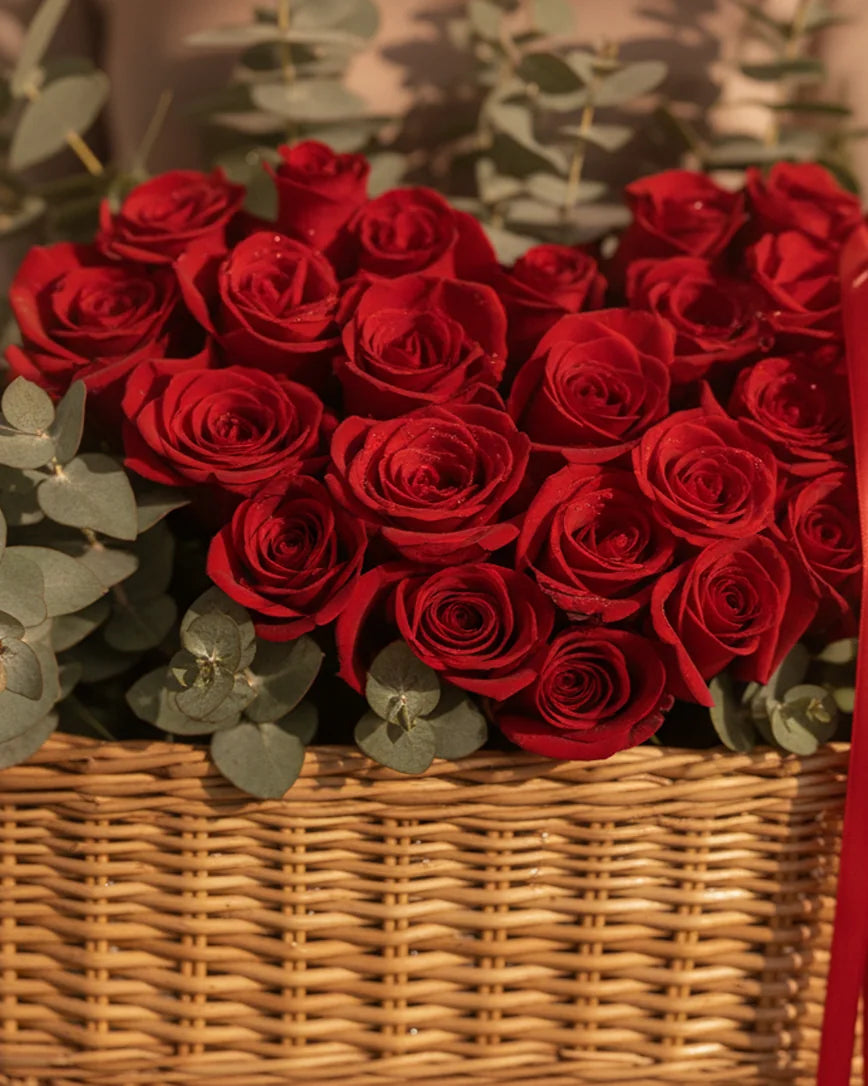 C'est L'amour detail — luxury flowers Dubai | Miss Florenski