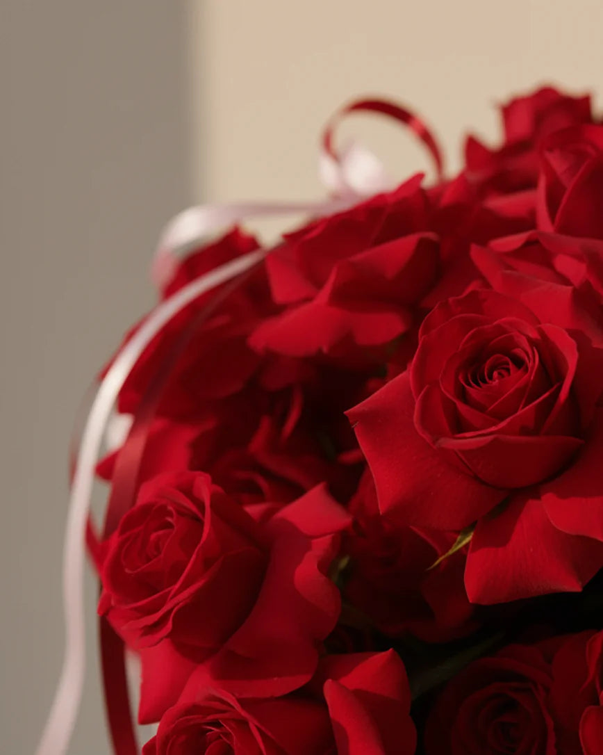 Douce Romance detail — luxury flowers Dubai | Miss Florenski