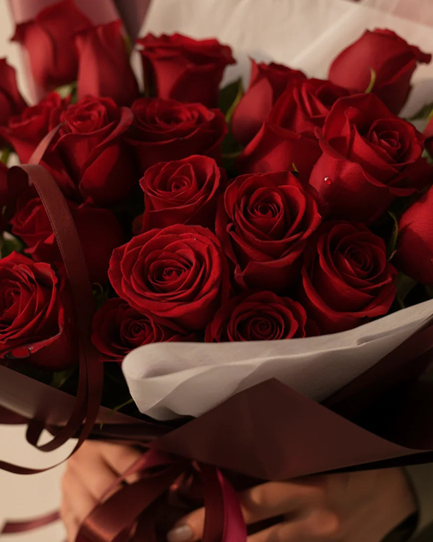 Fleur Valentine detail — luxury flowers Dubai | Miss Florenski