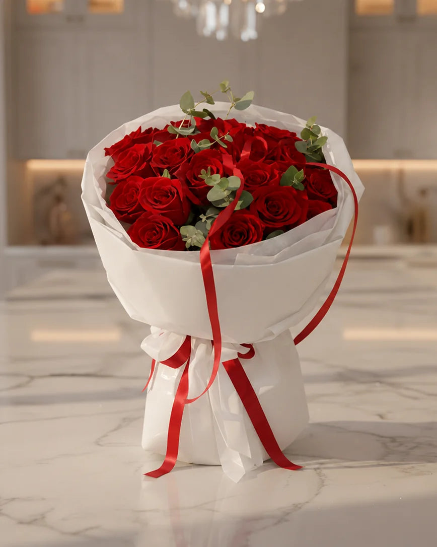 Je T'aime detail — luxury flowers Dubai | Miss Florenski