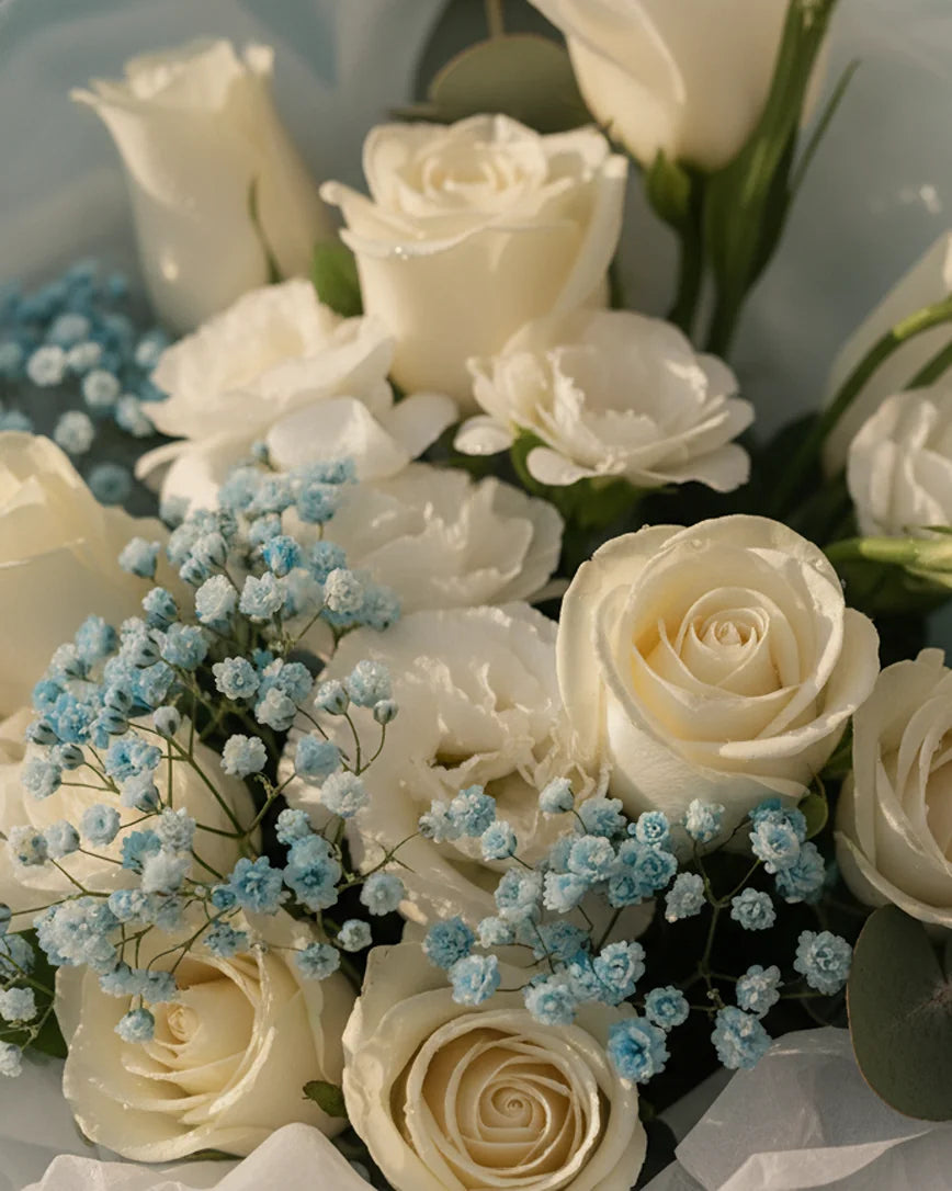 Lagon Bleu detail — luxury flowers Dubai | Miss Florenski