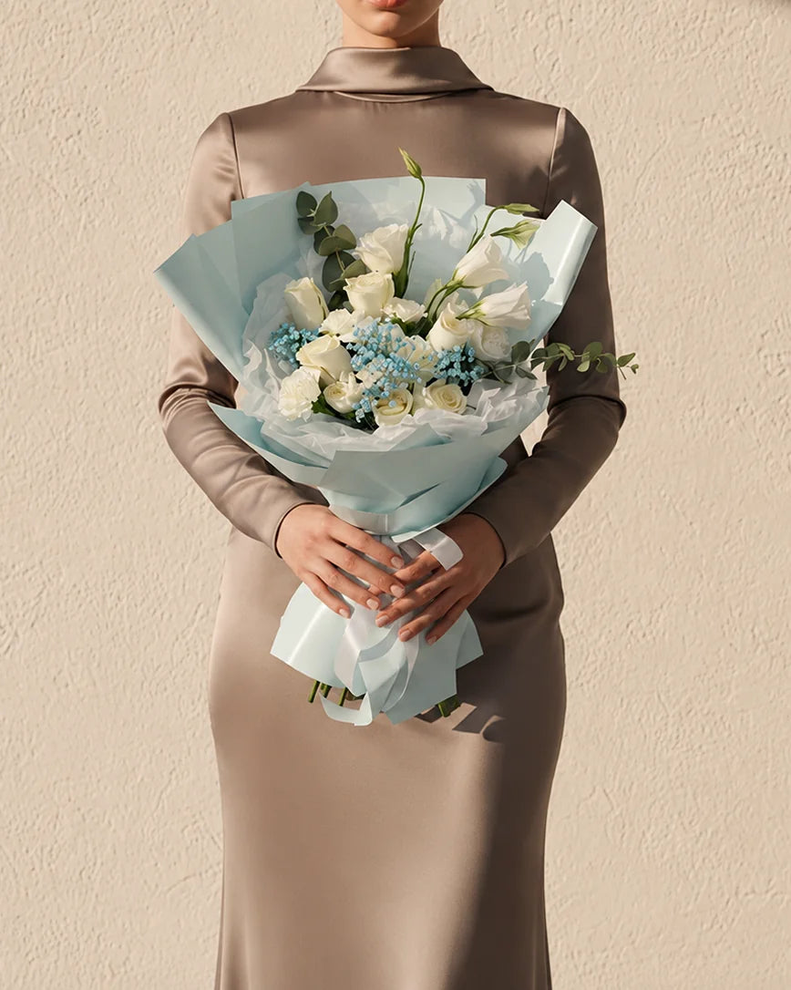 Lagon Bleu detail — luxury flowers Dubai | Miss Florenski