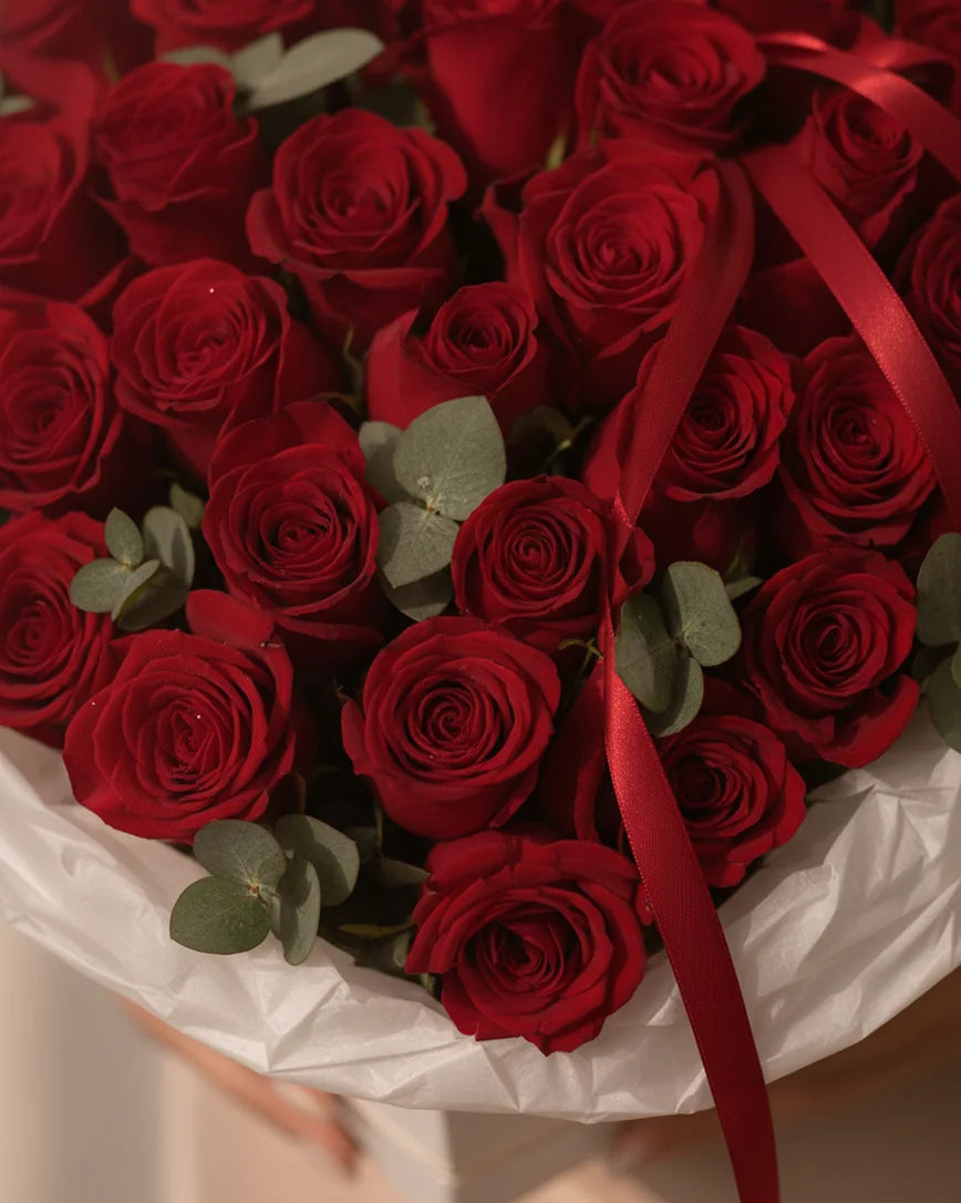 Le Coeur Qui Bat detail — luxury flowers Dubai | Miss Florenski