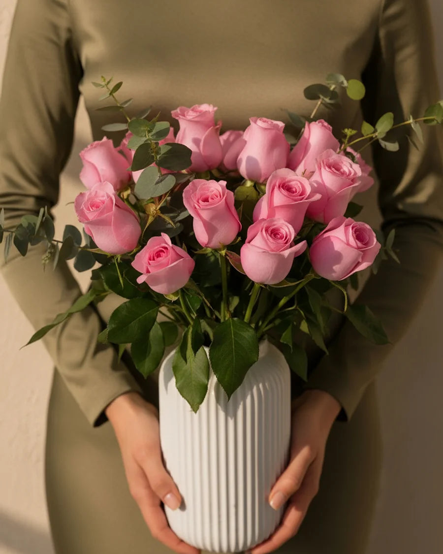 Vase de Fleurs Rose - Miss Florenski Dubai